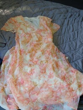 EUC J.B.S. Peach & Cream Floral Chiffon Midi Dress
